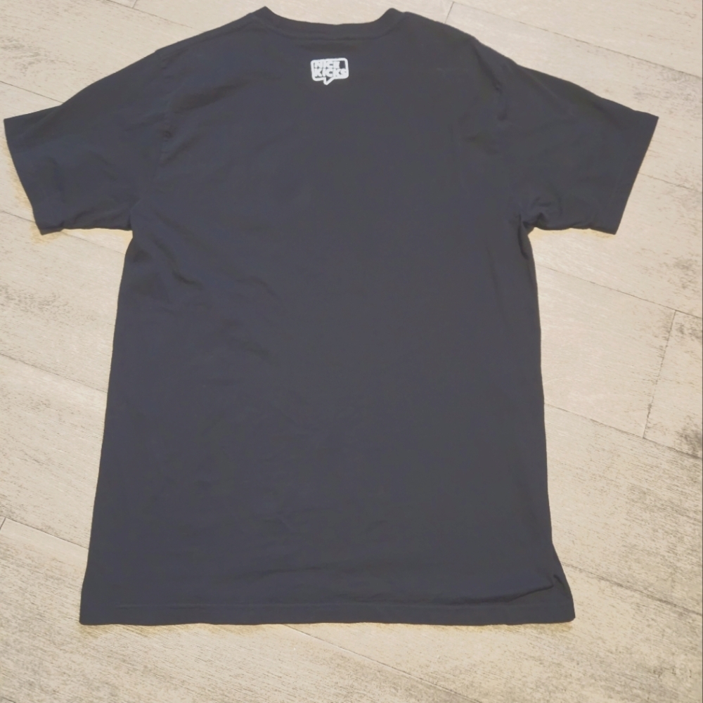Nice Kicks Tee - Picture 4 of 4